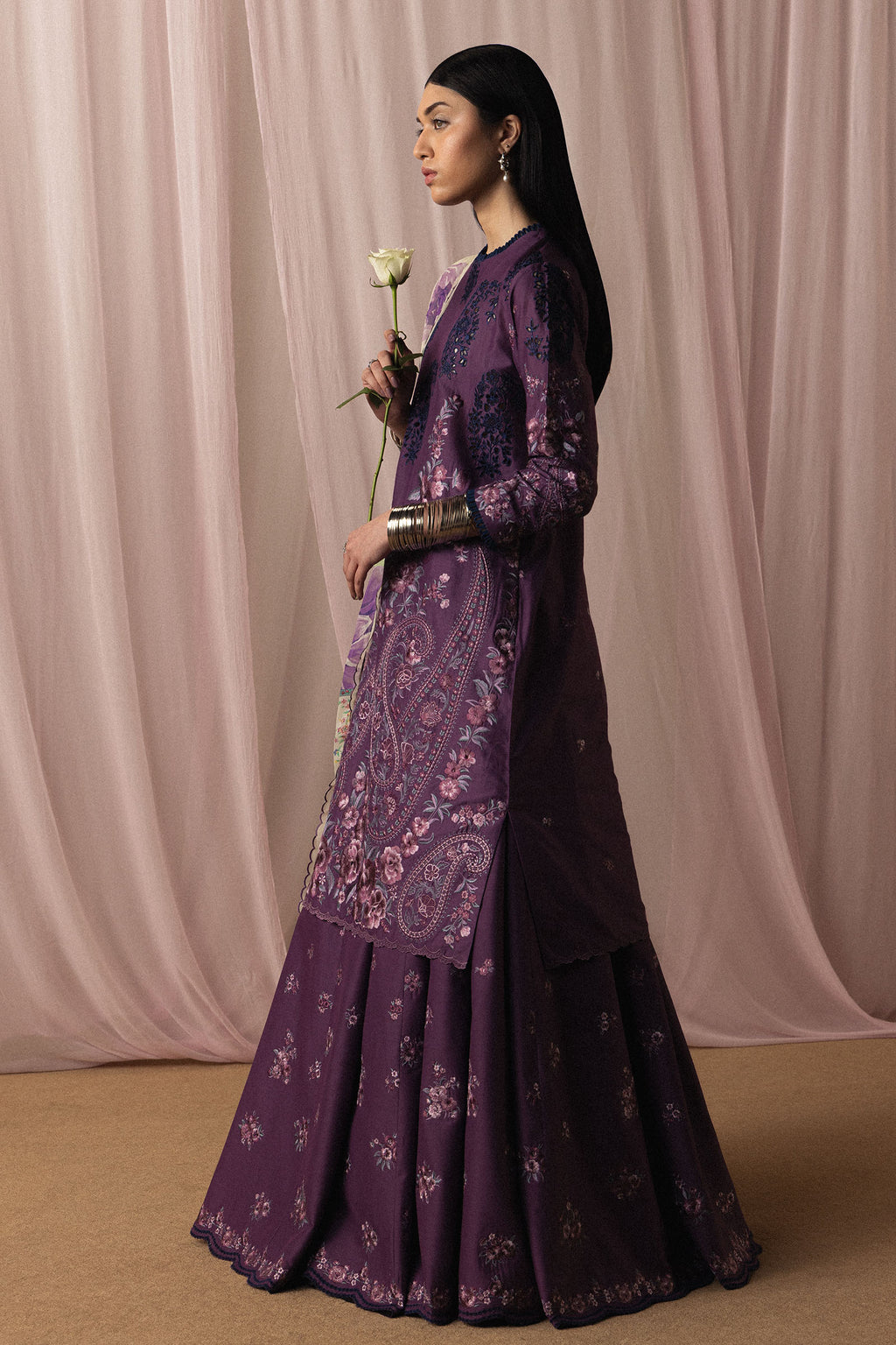 ZARA SHAHJAHAN Sumire-D2