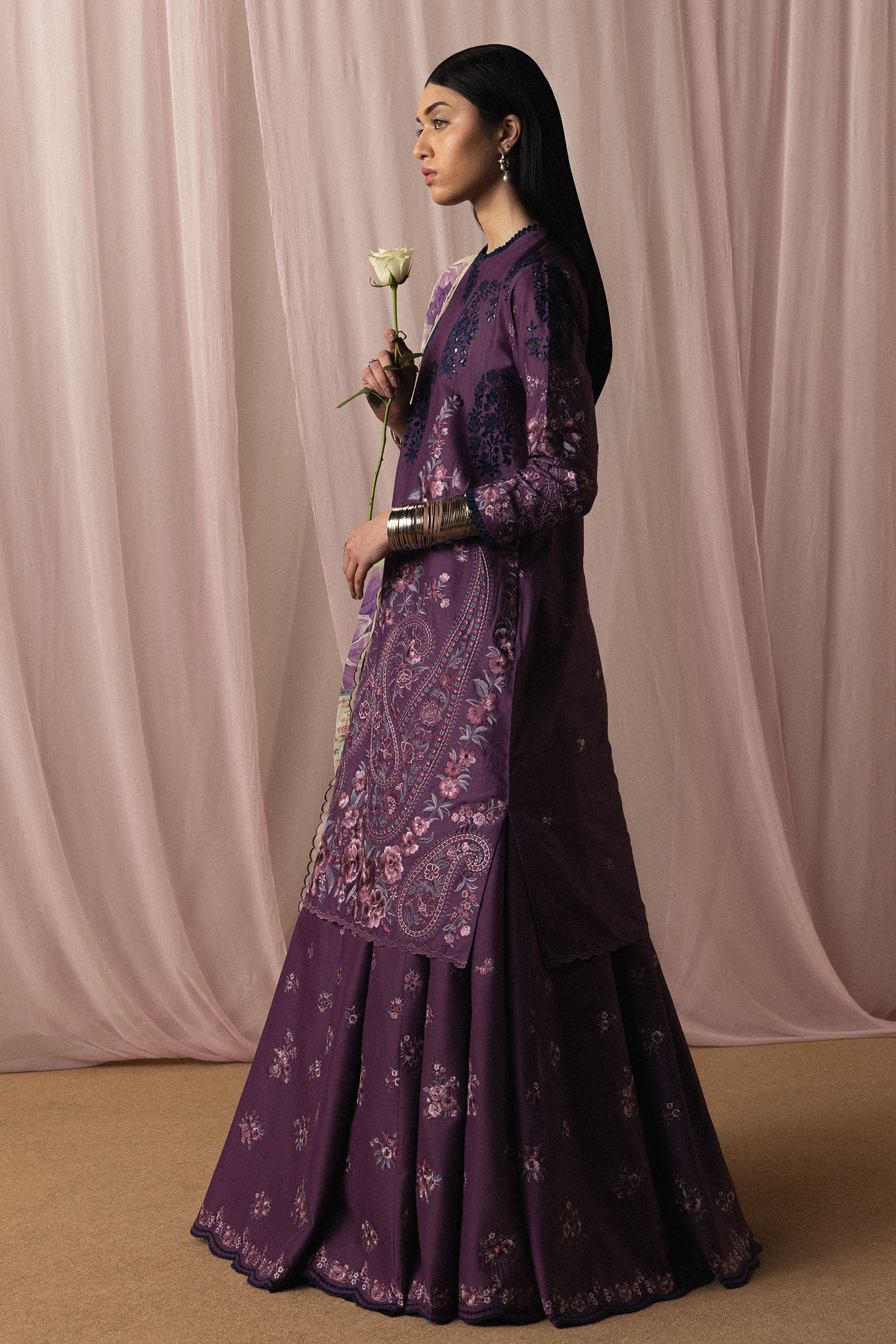 ZARA SHAHJAHAN Sumire-D2
