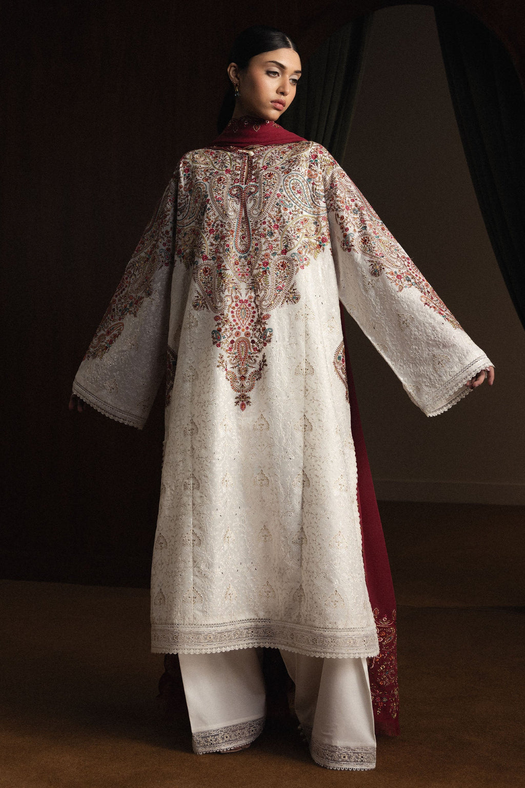 ZARA SHAHJAHAN Hikari-D7