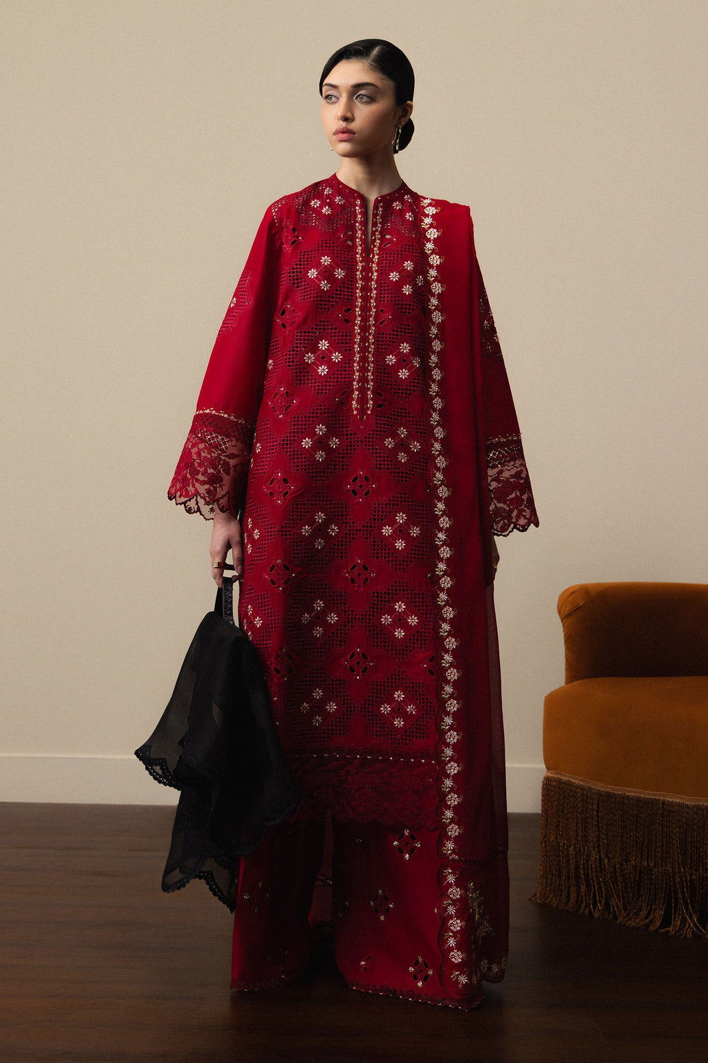 ZARA SHAHJAHAN Akari-D8
