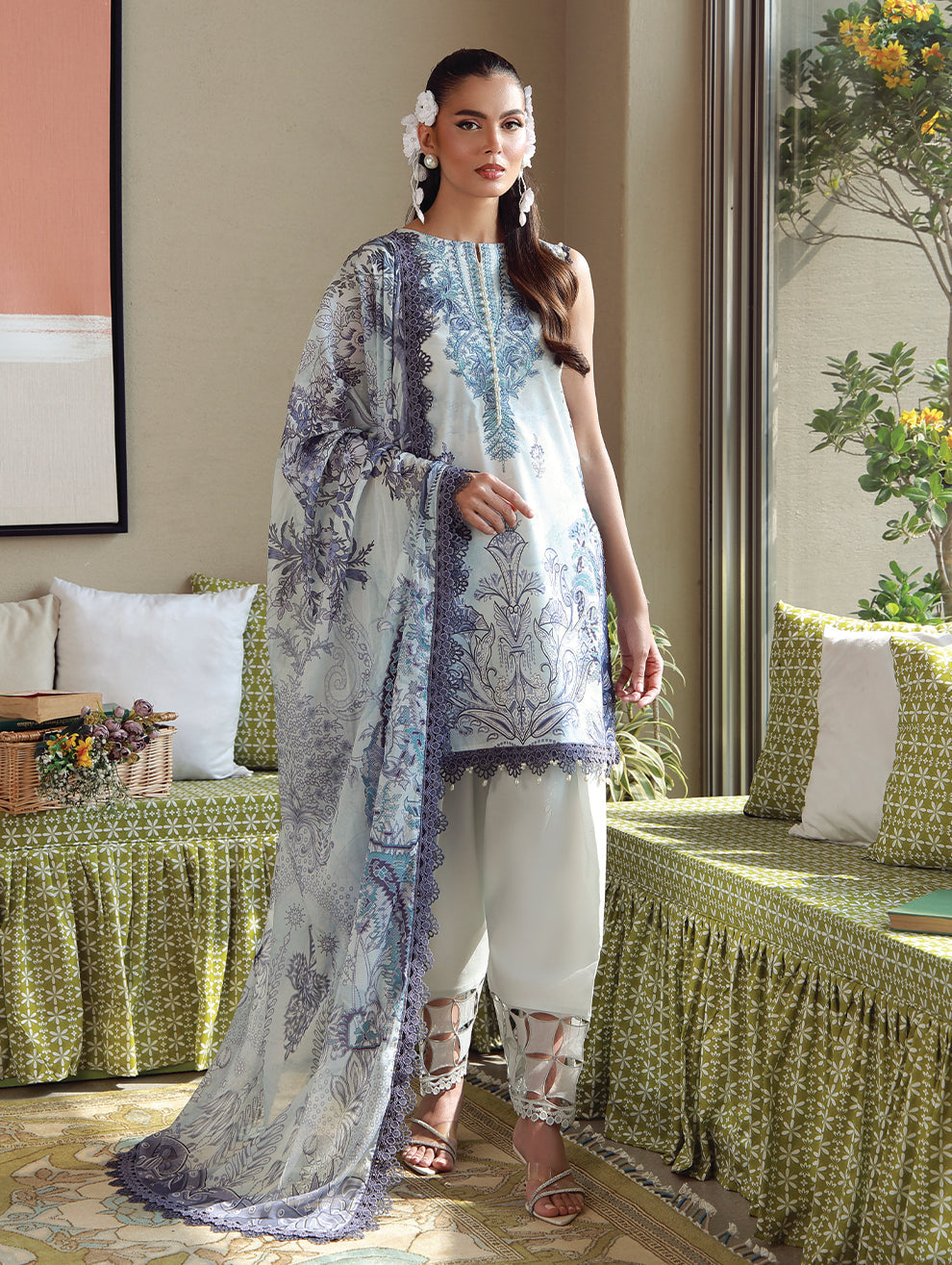 URBANE EMBROIDERED 20950