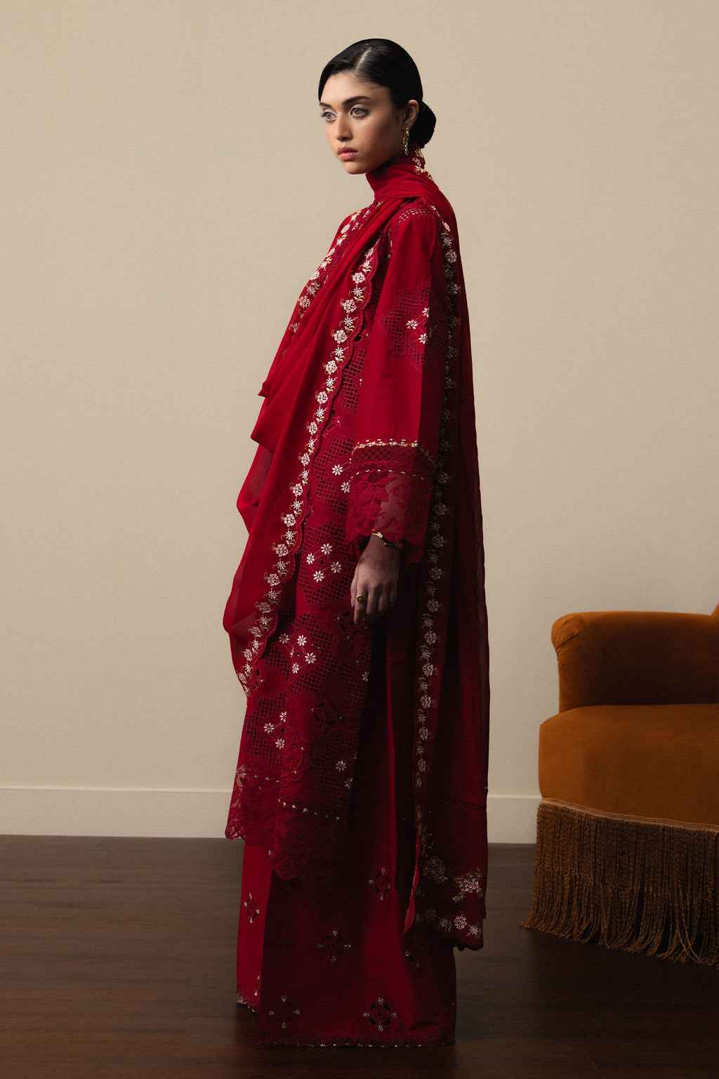 ZARA SHAHJAHAN Akari-D8