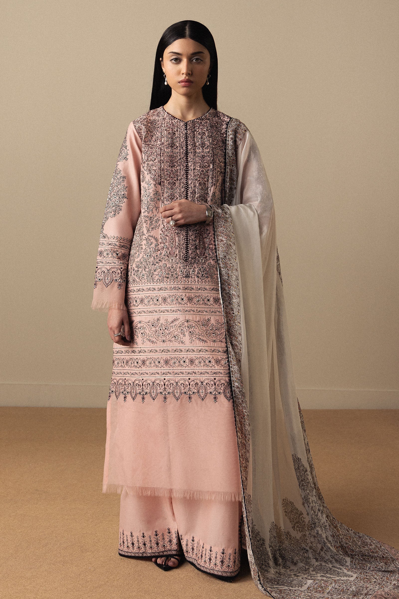 ZARA SHAHJAHAN Akahana-D11