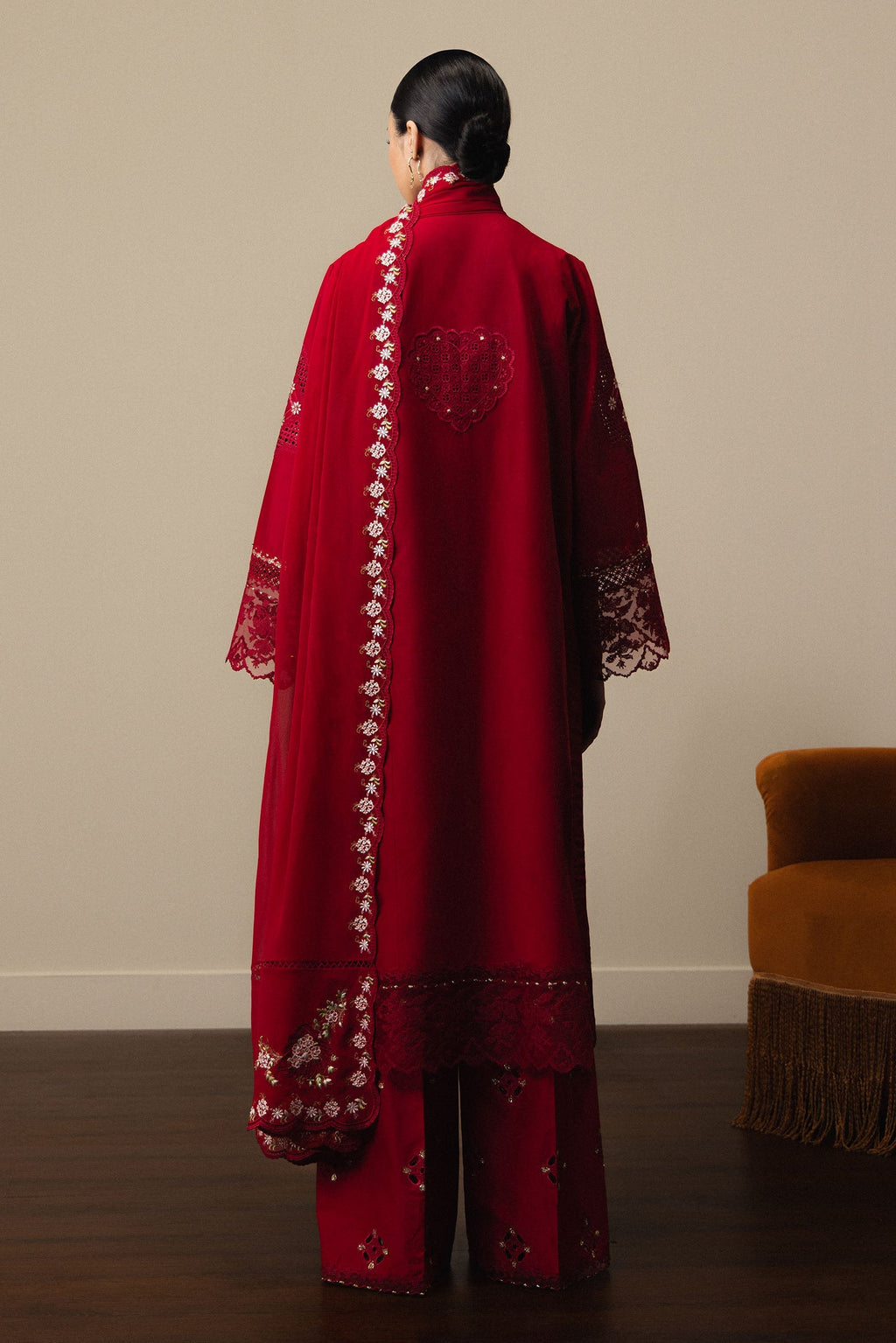 ZARA SHAHJAHAN Akari-D8