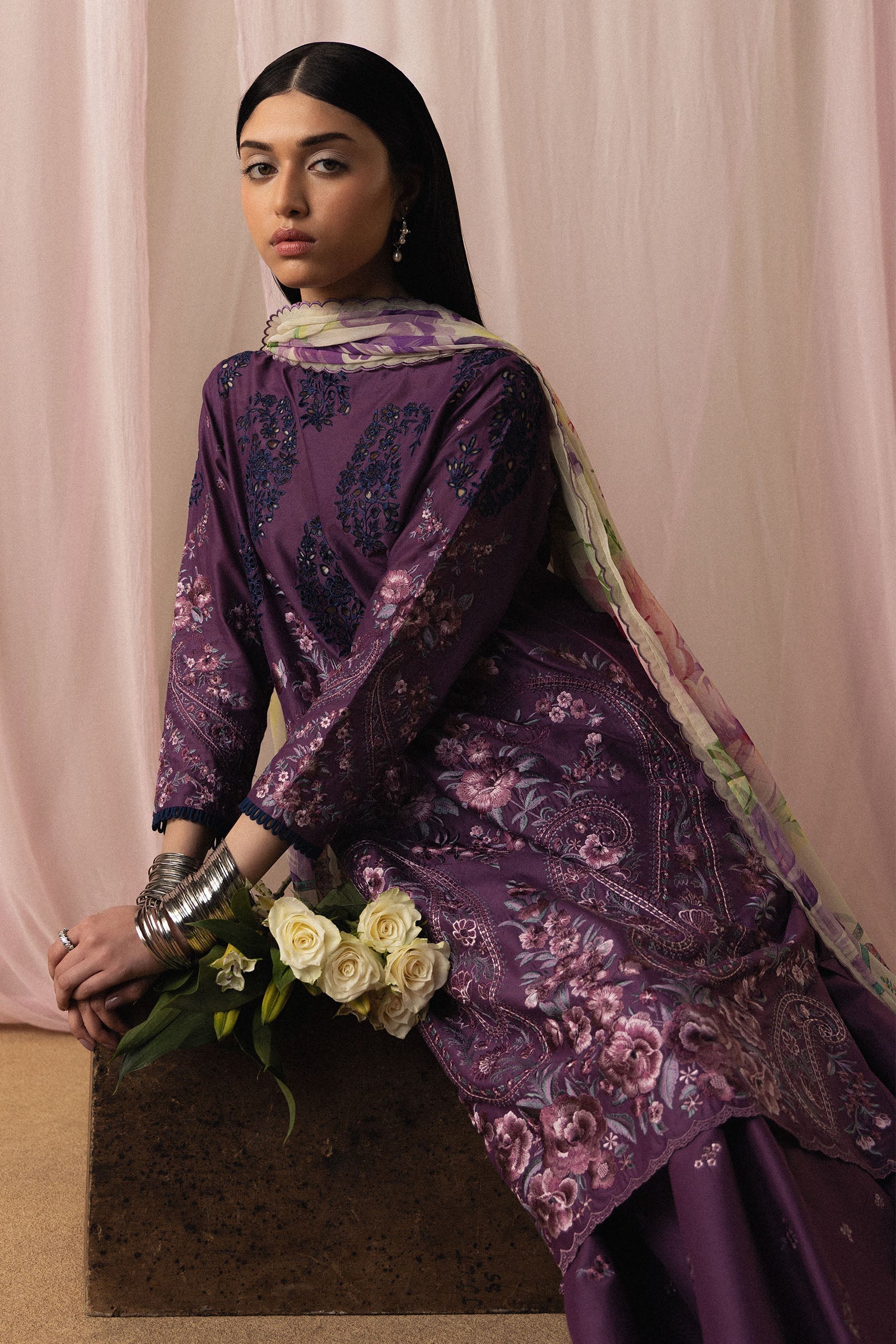 ZARA SHAHJAHAN Sumire-D2