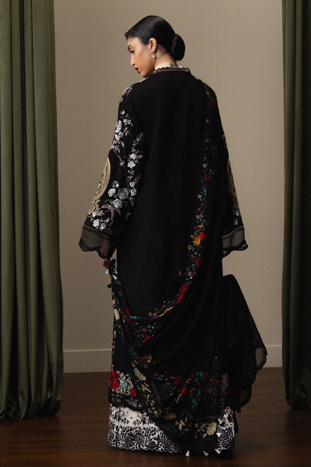 ZARA SHAHJAHAN Takumi-D10