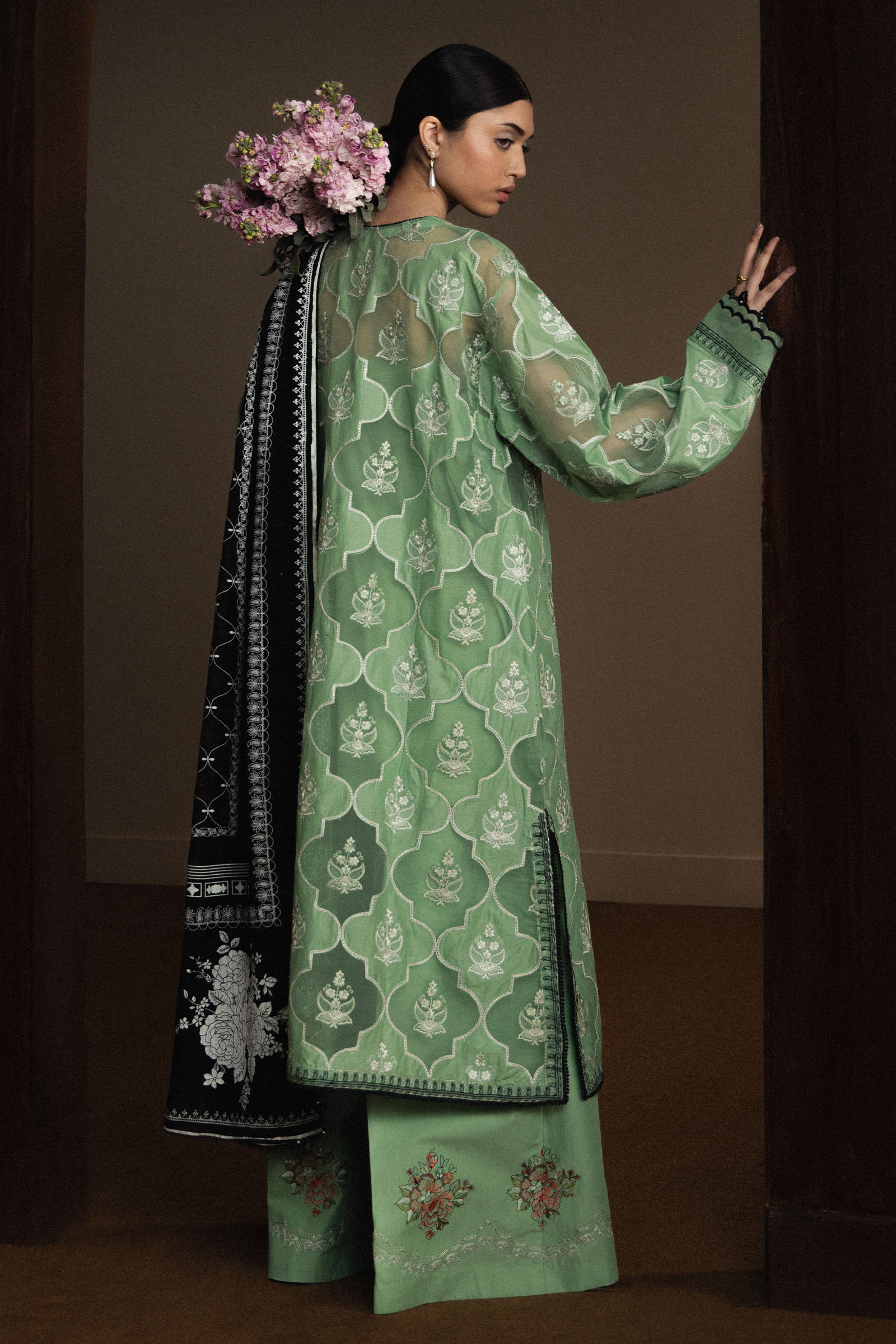 ZARA SHAHJAHAN Midoriya-D6