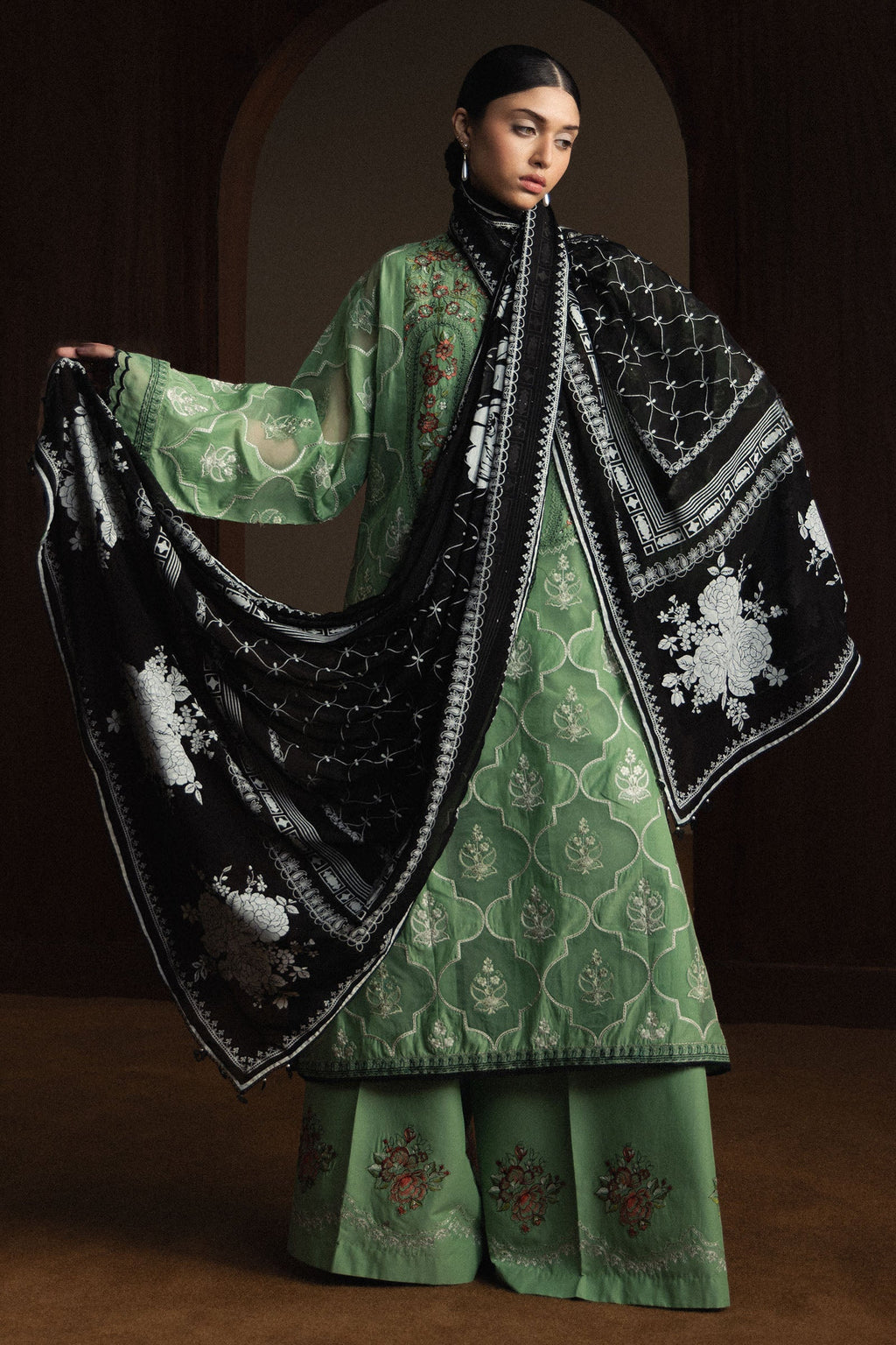 ZARA SHAHJAHAN Midoriya-D6