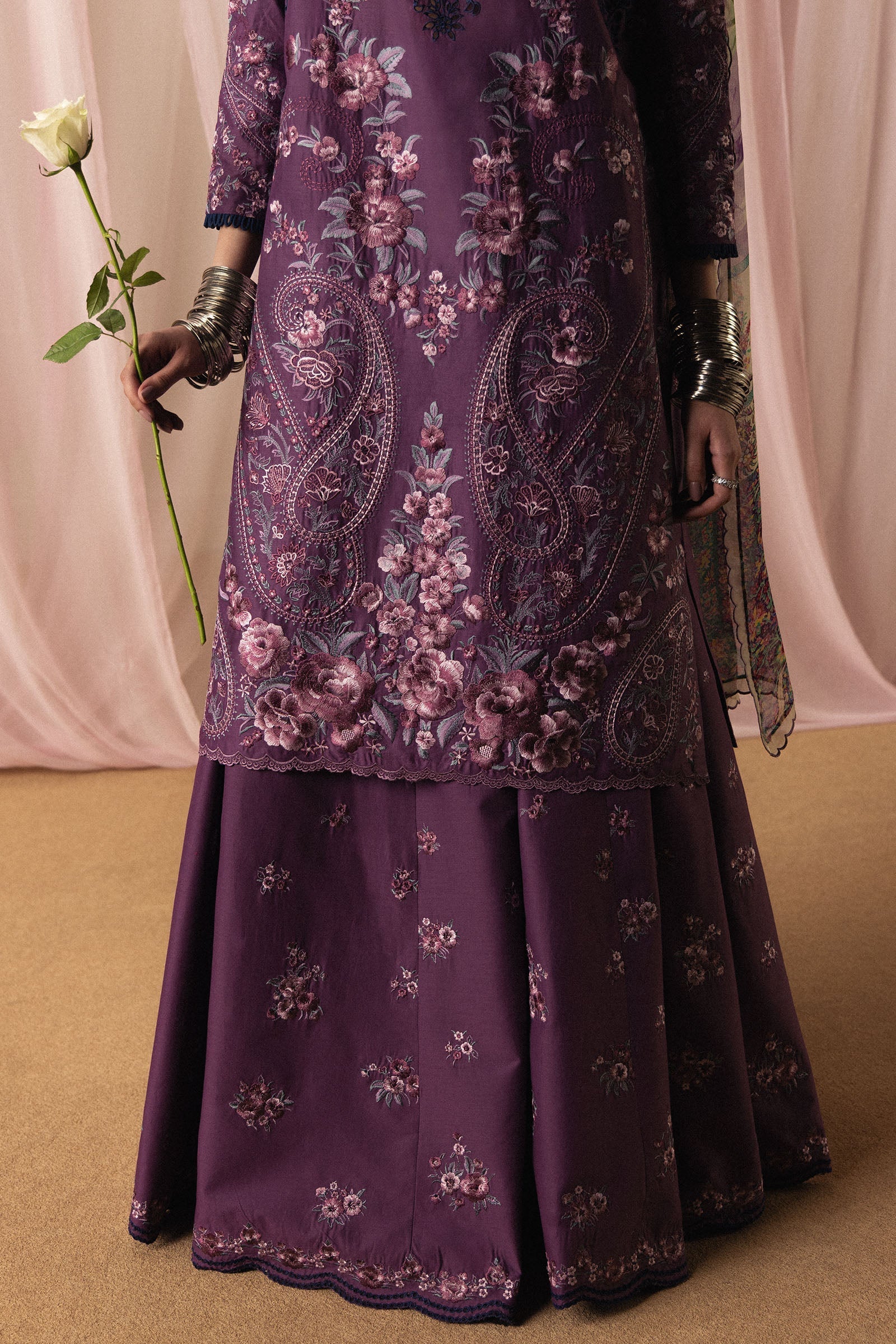 ZARA SHAHJAHAN Sumire-D2