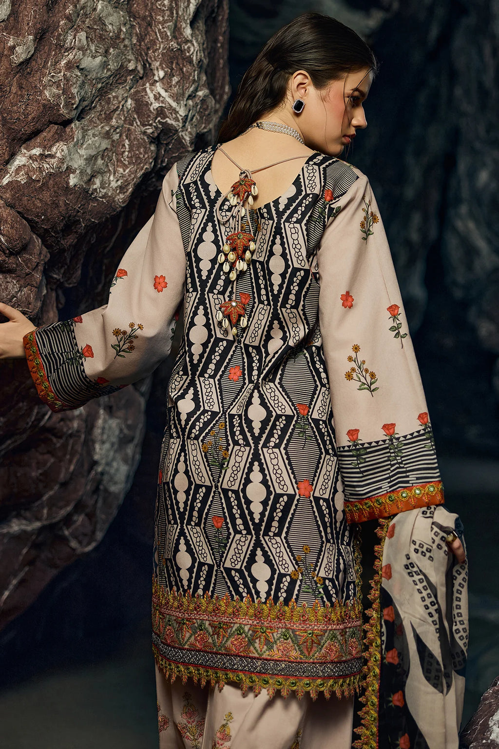 CHARIZMA 3-PC Unstitched Embroidered Lawn Collection CSN6-07