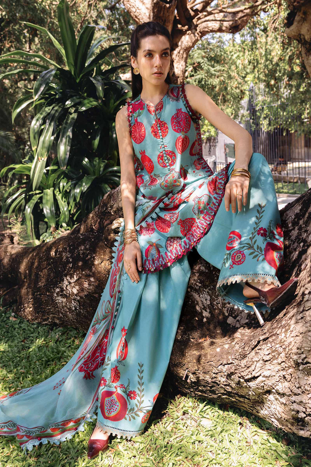 M.PRINTS 3 PIECE UNSTITCHED EMBROIDERED LAWN SUIT MPT-2903-B